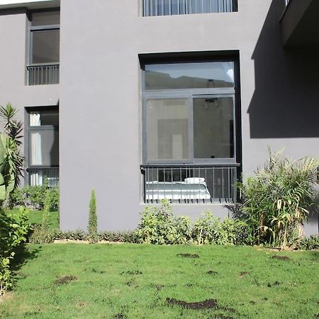 Apartamento Stunning 2 Bdr Apt With Garden In Cairo Festival City Exterior foto